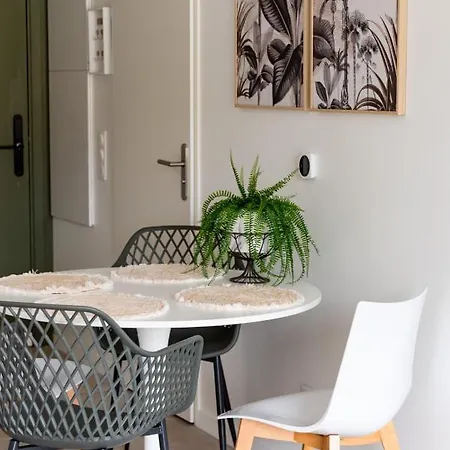 Neuf, Parking Et Apartman *